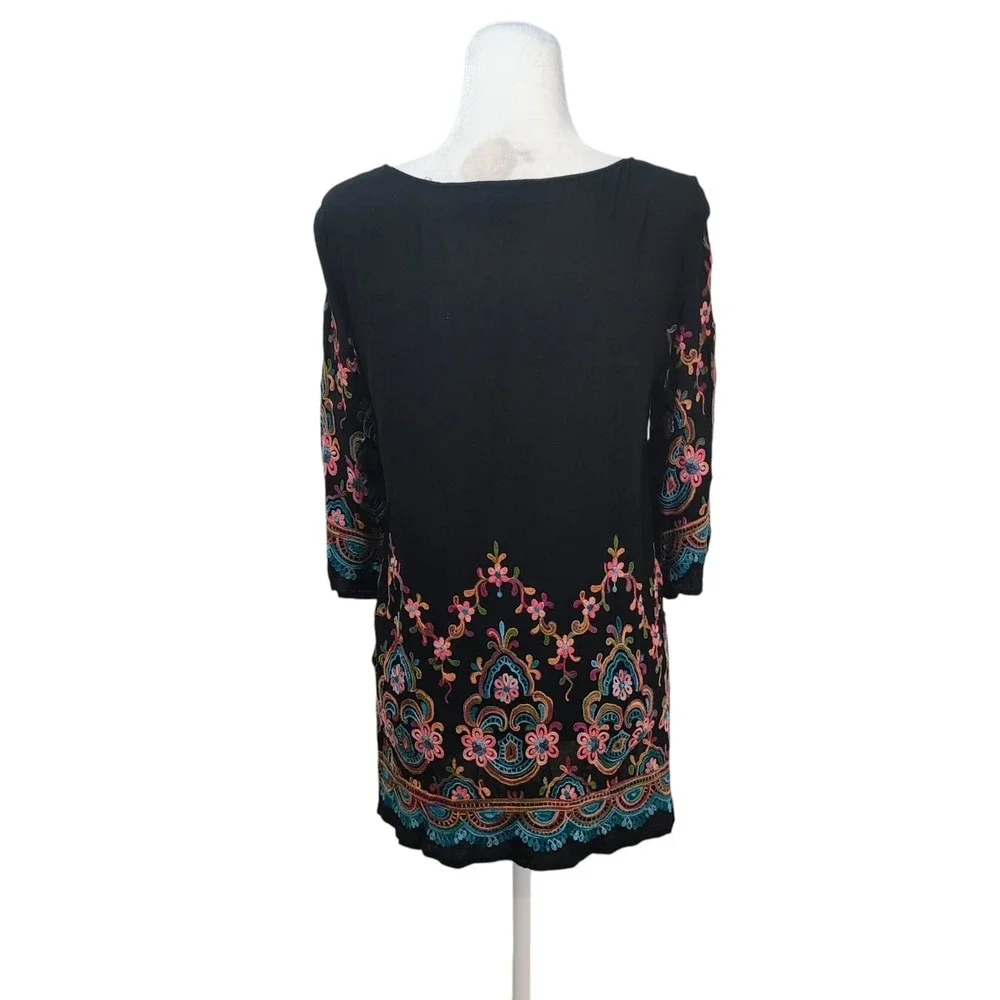 Karen Kane Black Embroidered Tunic Floral Top 3/4 Sleeve Made In USA Size M - Picture 8 of 11